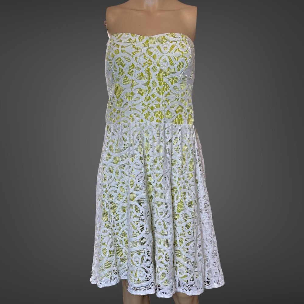 Guess Strapless Dress Size 14 Green White Knee Length Full Lace Stretch Lined - Picture 2 of 16